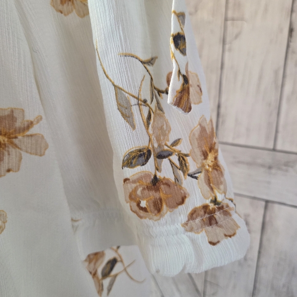 Iris Cream and Brown Floral Off-Shoulder Blouse - Picture 4 of 7